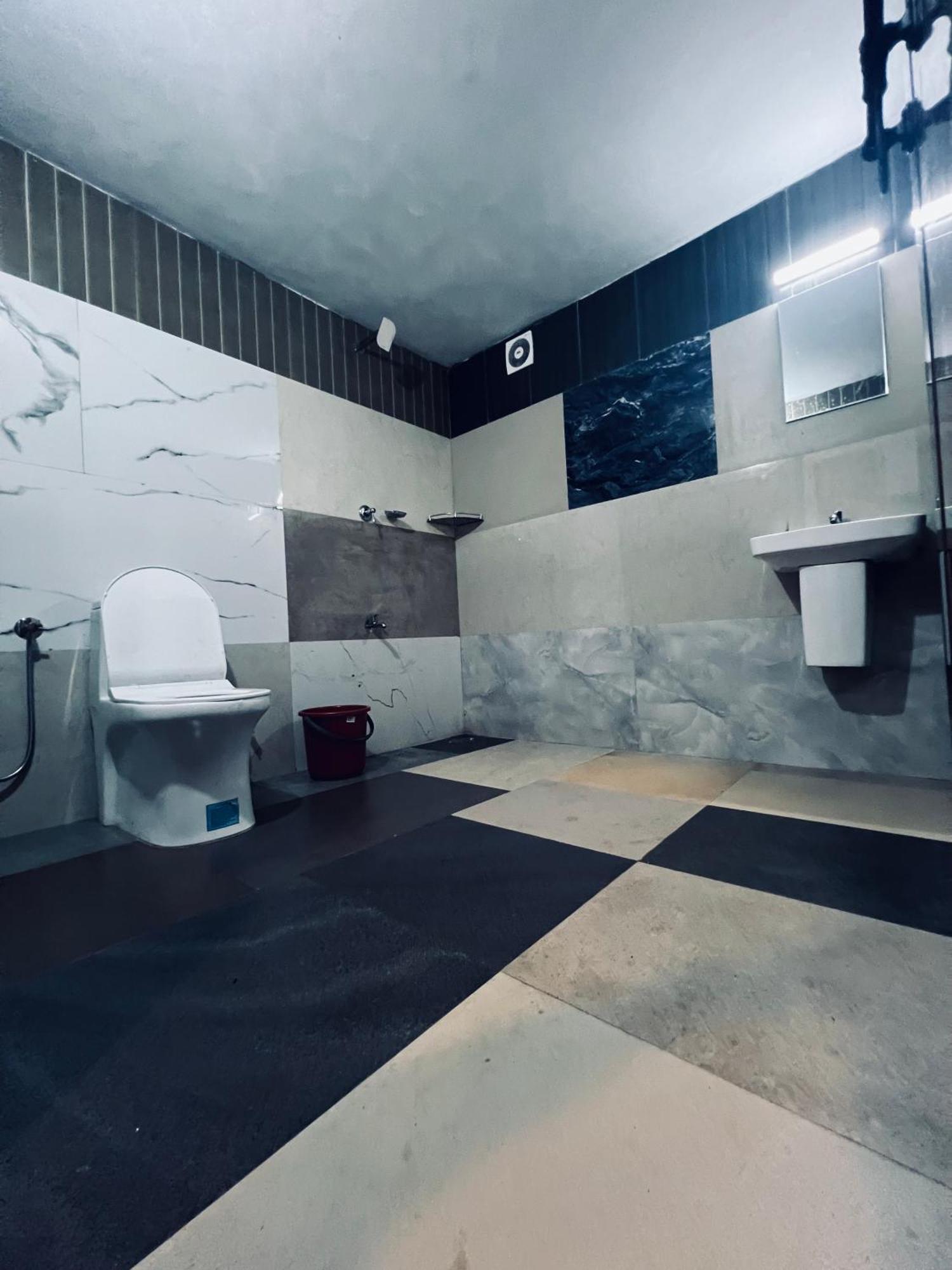 7Fort Homestay Athirappilly Extérieur photo