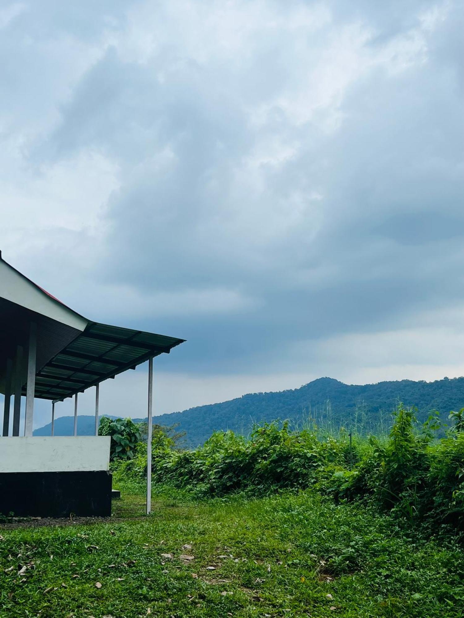 7Fort Homestay Athirappilly Extérieur photo